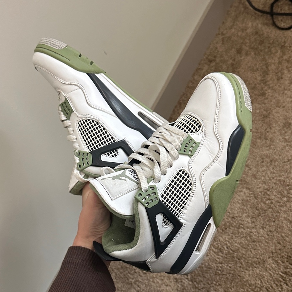 Air Jordan 4 “Seafoam” - Picture 8 of 9